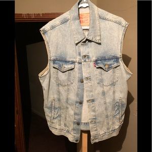 Men’s Levi Denim Vest